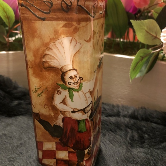 Dispenser - Picture 2 of 6